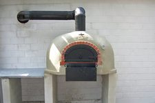 Holzbackofen